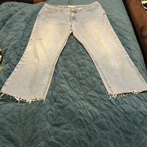 NWOT LONDON JEAN ORIGINAL CLASSIC FRAYED CROPPED JEANS SIZE 14